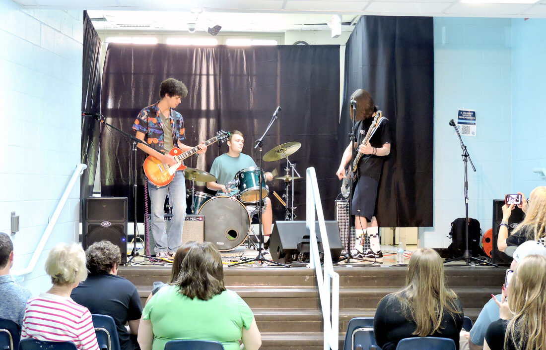 Live entertainment | News, Sports, Jobs - Weirton Daily Times - Vimarsana News